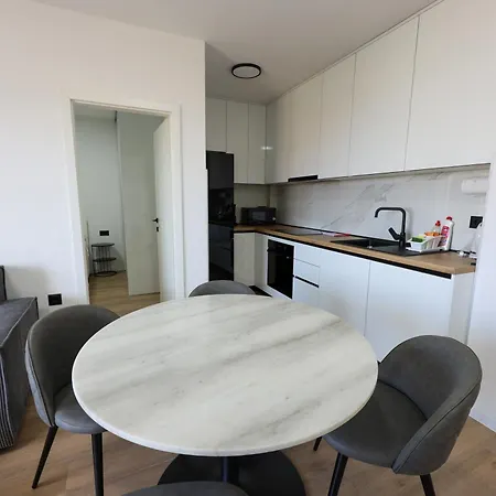 Avdic Apartment *