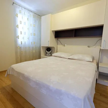 Apartment Avdic Makarska