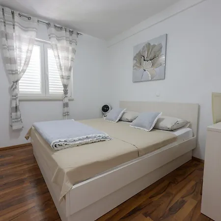 Avdic * Makarska