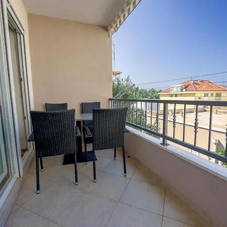 Avdic Apartment *
