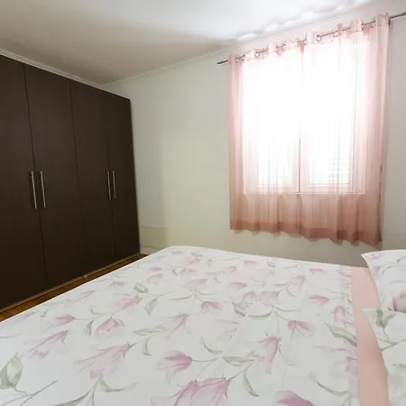 Avdic * Makarska