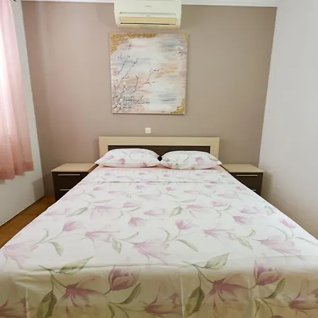 Avdic Apartment *