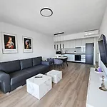 Avdic * Makarska