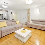 Apartment Avdic *