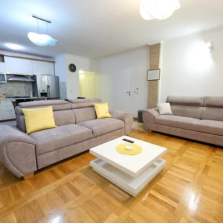 Appartamento Avdic Makarska